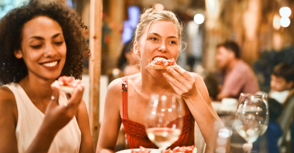 découvrez une sélection de restaurants offrant une variété de cuisines pour satisfaire toutes vos envies. que ce soit pour un dîner romantique, un repas en famille ou une sortie entre amis, trouvez l'établissement parfait pour un moment convivial et savoureux.